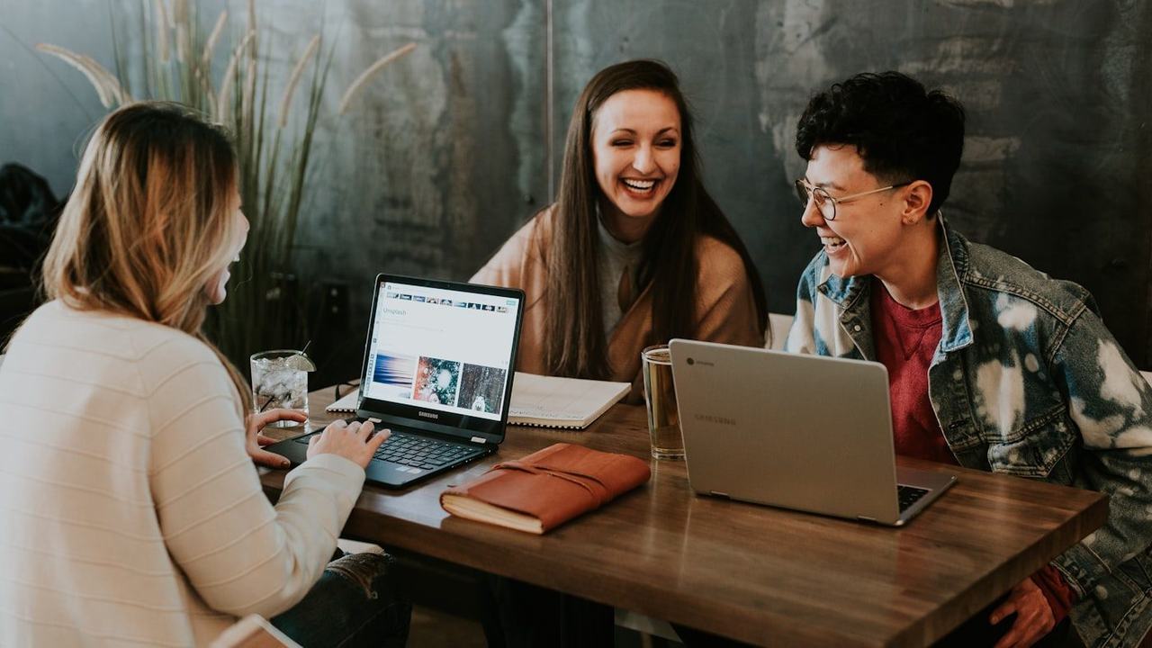 Conversion Rate Optimization for Websites: Tests That Move Revenue - planning and execution in practice.